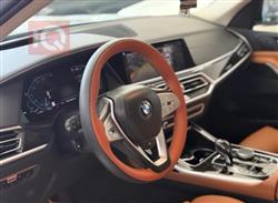 بی ئێم دەبڵیو X7